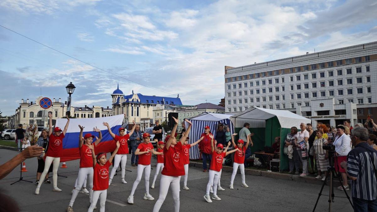 Коллектив Веснушки в концертной программе на Чеховских пятницах.