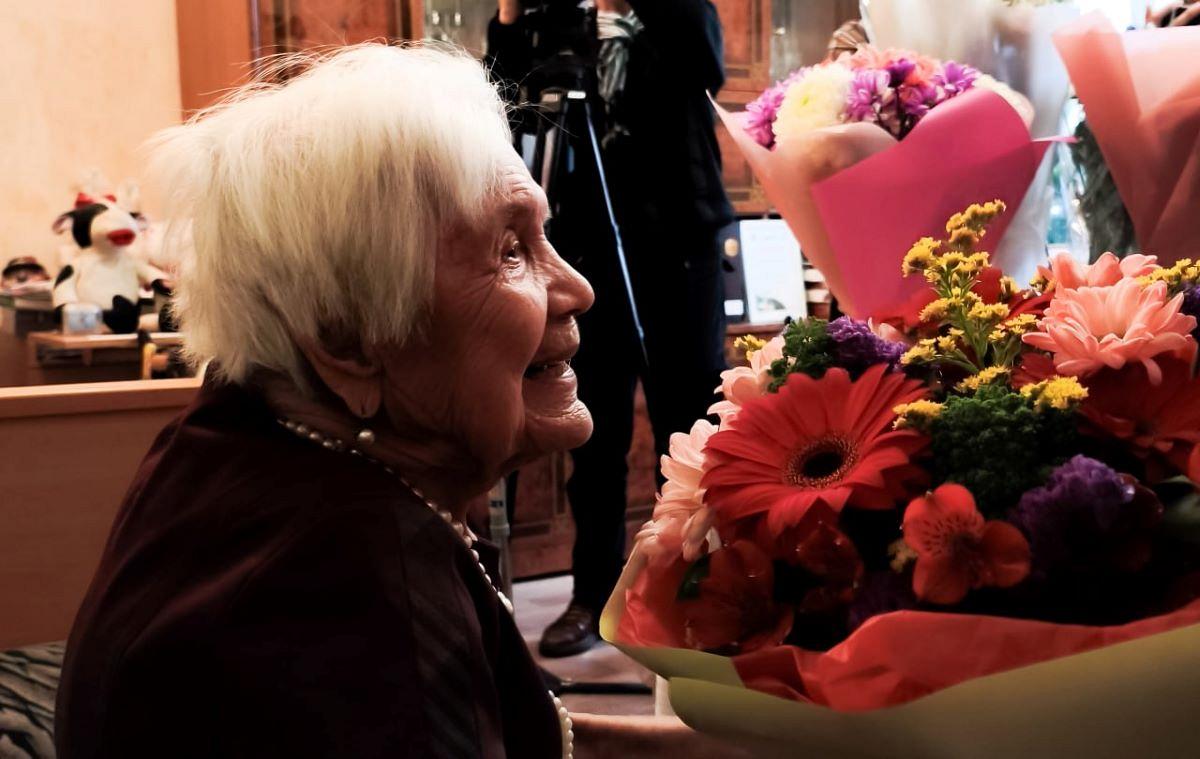 Ветерана Татьяну Фёдоровну Кронцеву поздравили артисты МТФ 