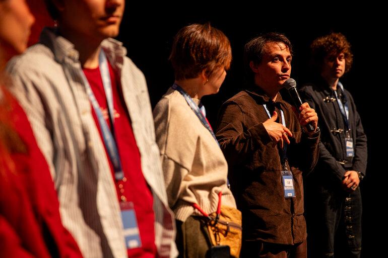 Томские режиссеры провели премьеру докфильма о театре «Индиго» на крымском фестивале.