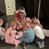 Спектакль на подушках «ИСКпедиция к Северному полюсу». Театр 