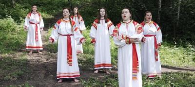 «Тропы» - произведение из репертуара группы «Пелагея» - исполнила группа «Диво» театра фольклора «Разноцветье».
