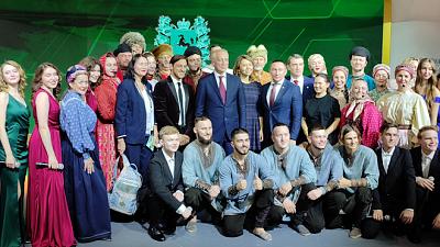 День Томской области на выставке-форуме «Россия»открыл своей программой театр фольклора «Разноцветье».