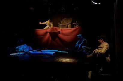 Спектакль «Паразиты» театра-студии «Ложа».