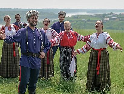 Знакомство с авторской песней, но так хорошо стилизованной под народную казачью, что не отличить!